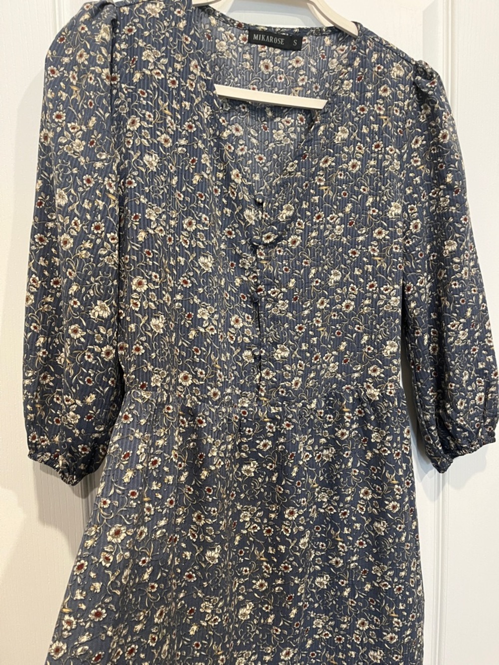 NWOT!! 
Mikarose Blue Floral V-Neck Midi Dress
